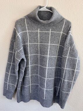 ANDREE BY UNIT Gray Windowpane Turtleneck Sweater